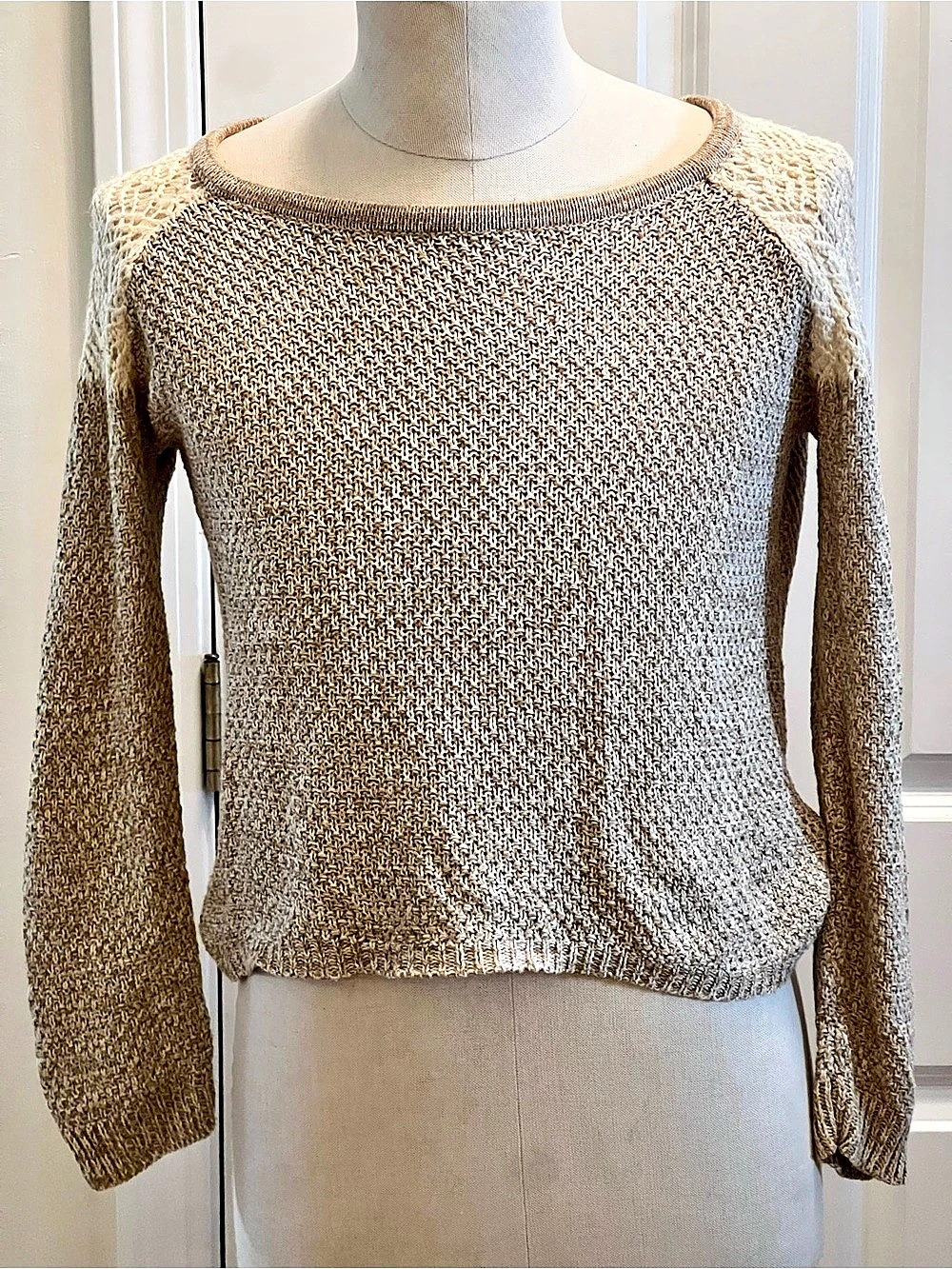 pink rope Knit Crew Neck Sweater Size Small Like New